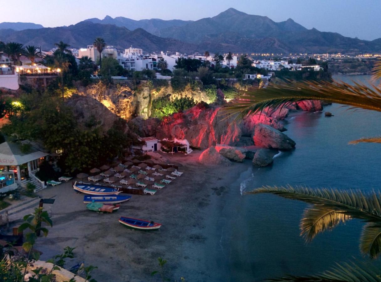 Apartamentos Eduardo Rico Nerja Eksteriør billede