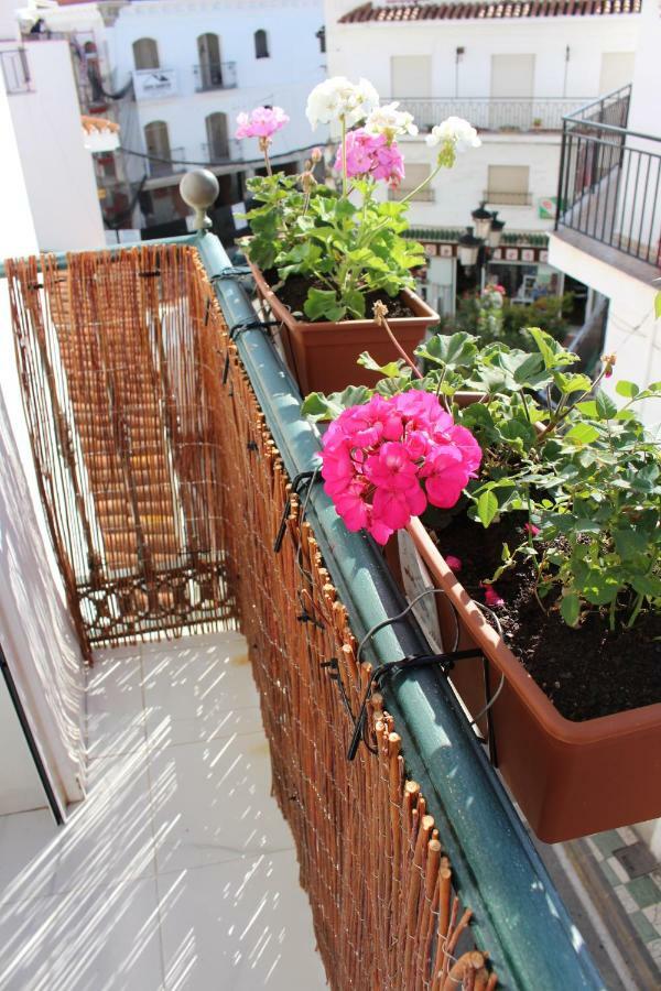 Apartamentos Eduardo Rico Nerja Eksteriør billede